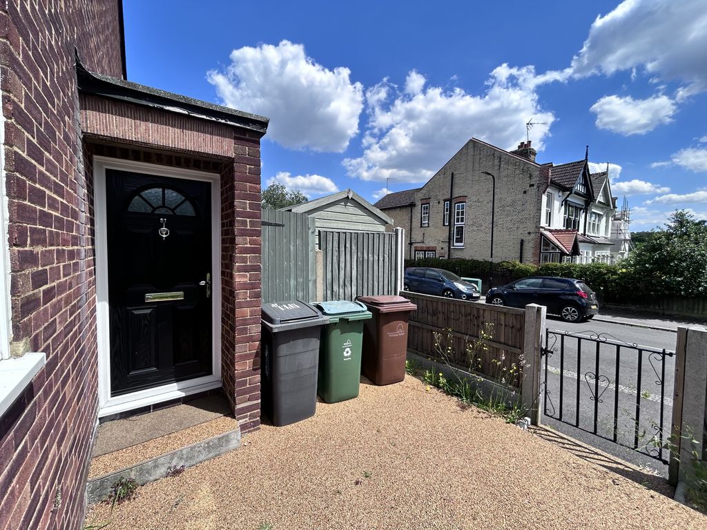 2 bed flat to rent in Falmouth Avenue, London E4, £1,750 pcm Zoopla