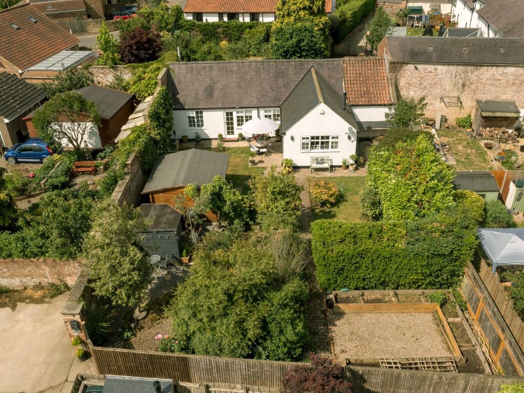3 bed bungalow for sale in 1 Hall Mews, Melmerby, Ripon HG4 Zoopla