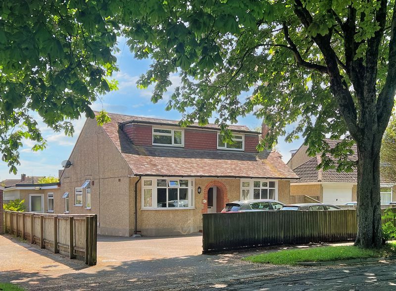 6 bed detached house for sale in Manor Road, Dorchester DT1, £700,000