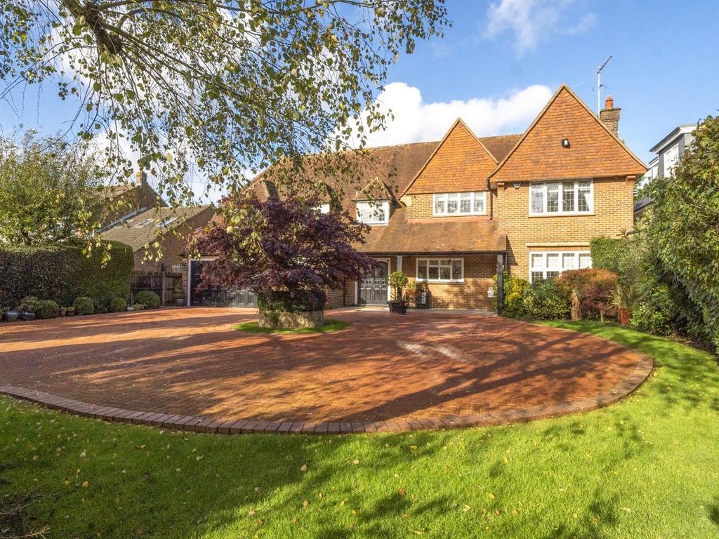 5 bed detached house for sale in Brookmans Avenue, Brookmans Park
