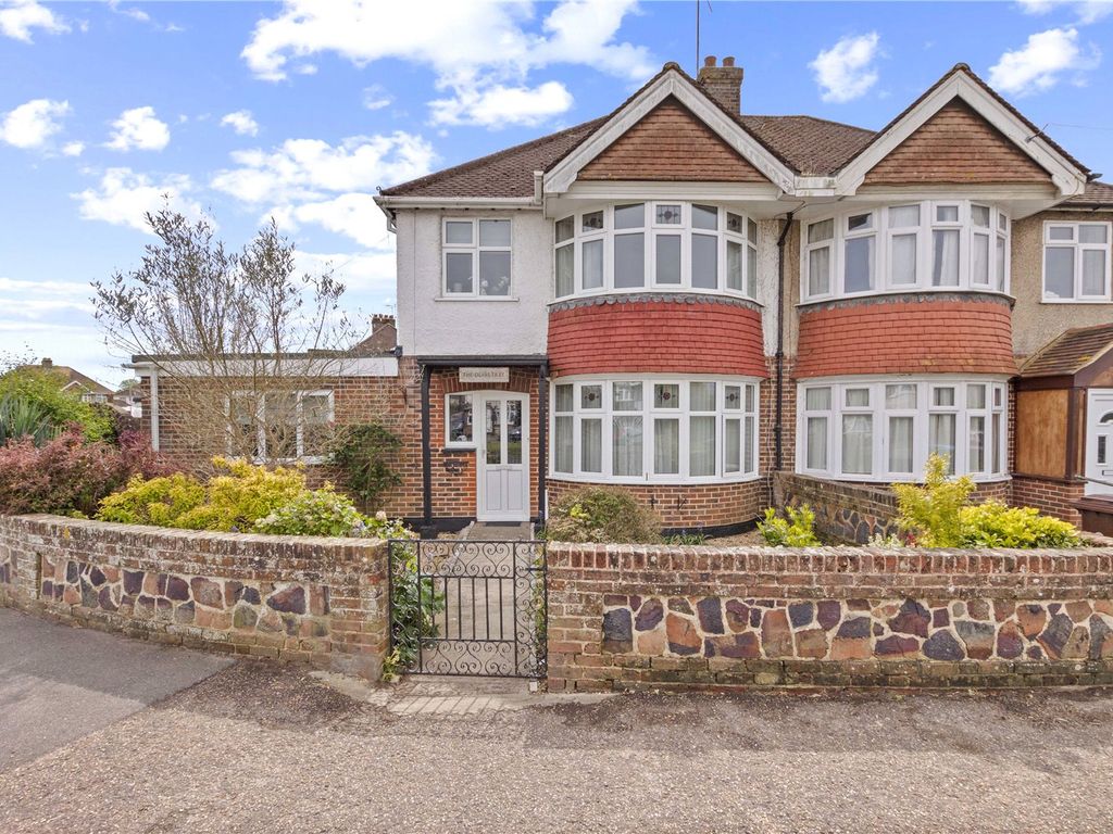 5 bed semidetached house for sale in Central Avenue, Bognor Regis