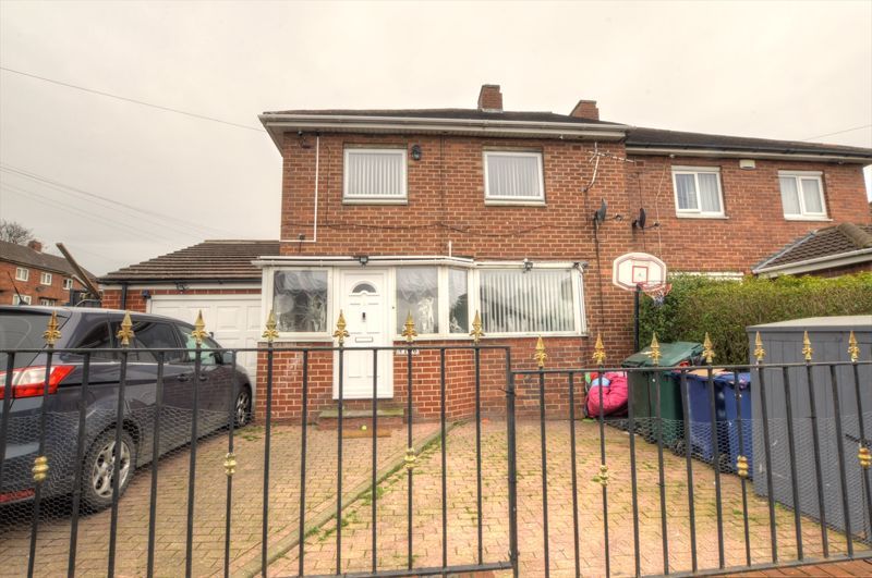 3 bed semidetached house for sale in Linbridge Drive, West Denton