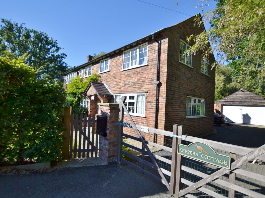 3 bed detached house for sale in Jodrell Bank, Holmes Chapel, Crewe CW4