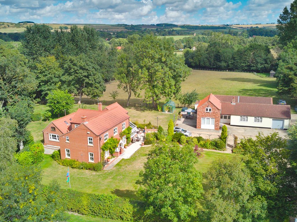 6 bed detached house for sale in Horncastle Road, Goulceby, Louth LN11