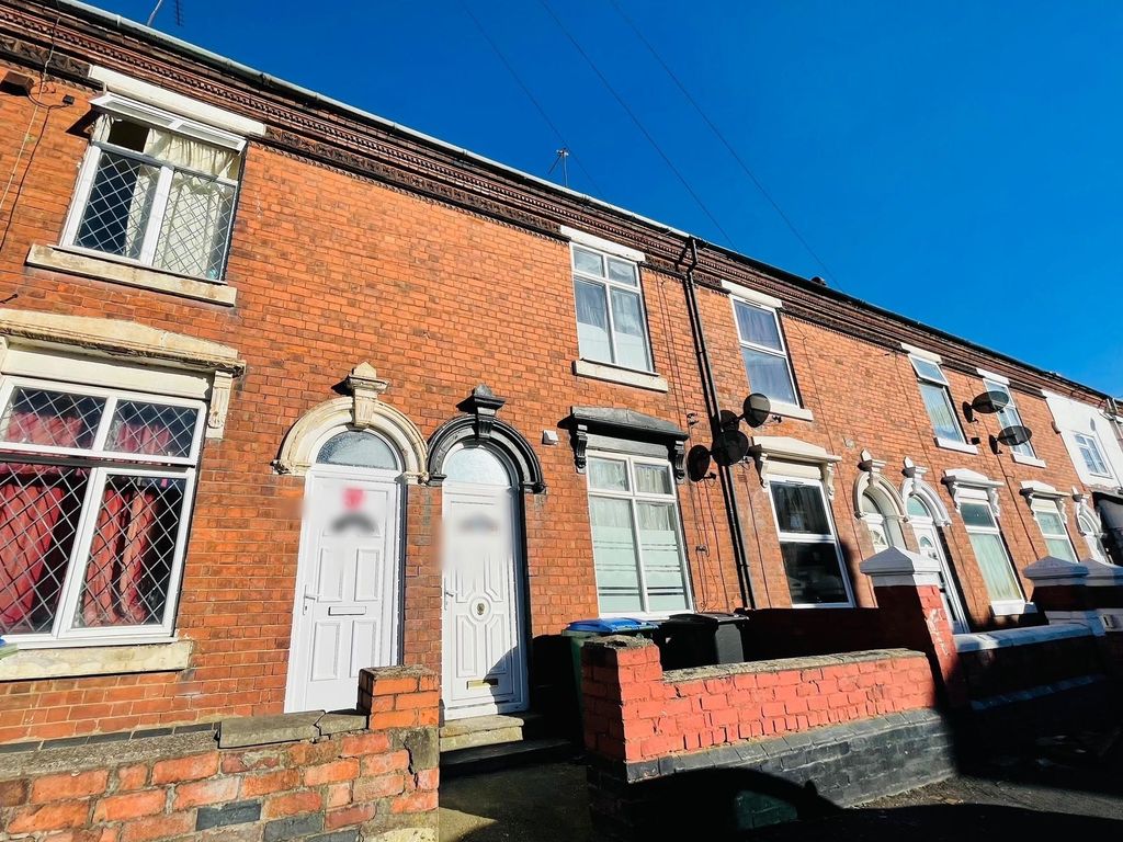 2 bed property to rent in Walter Street, West Bromwich B70 Zoopla