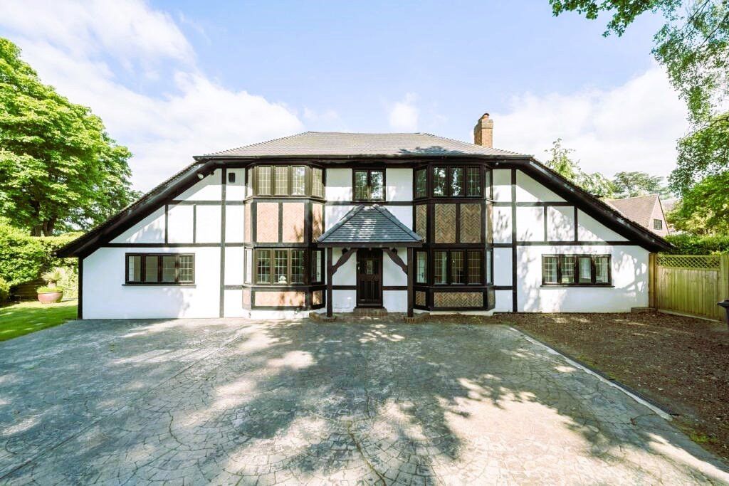 5 bed terraced house to rent in Robins, Elm Walk, Kent BR6, £7,500 pcm