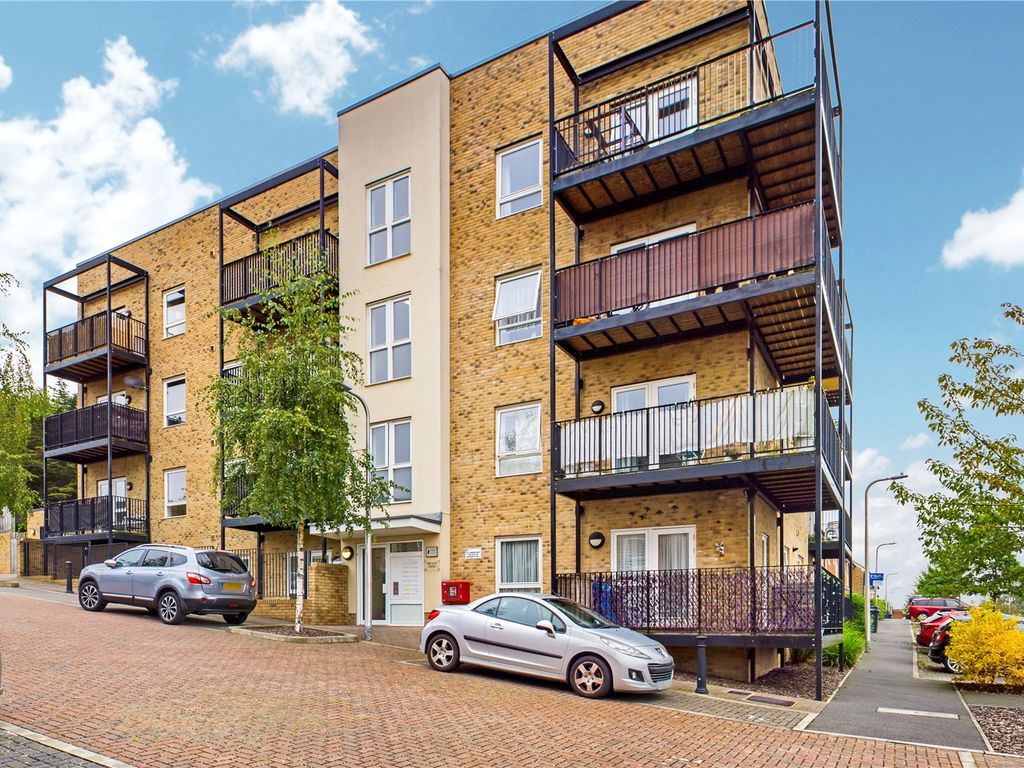 2 bed flat for sale in red kite house, 96 deveron drive, reading, berkshire rg30