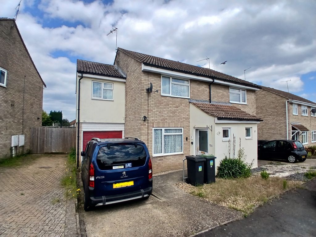 3 bed semidetached house for sale in Steggall Close, Needham Market