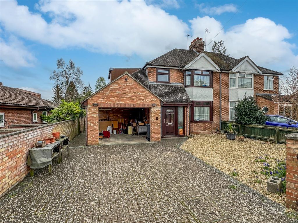 3 bed semidetached house for sale in Lichfield Road, Cambridge CB1, £