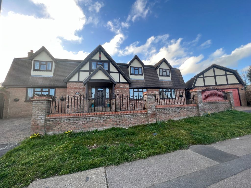 4 bed detached house for sale in White Hart Lane, Hockley SS5 Zoopla