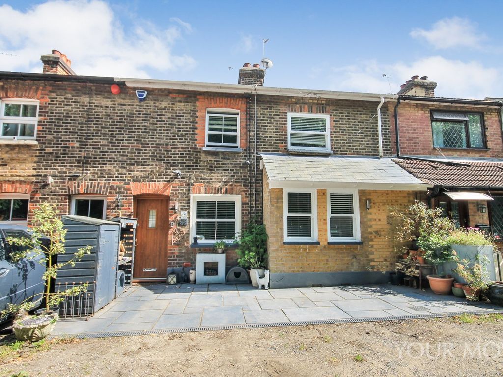 4 bed terraced house for sale in Woodlands Road, Harold Wood, Romford