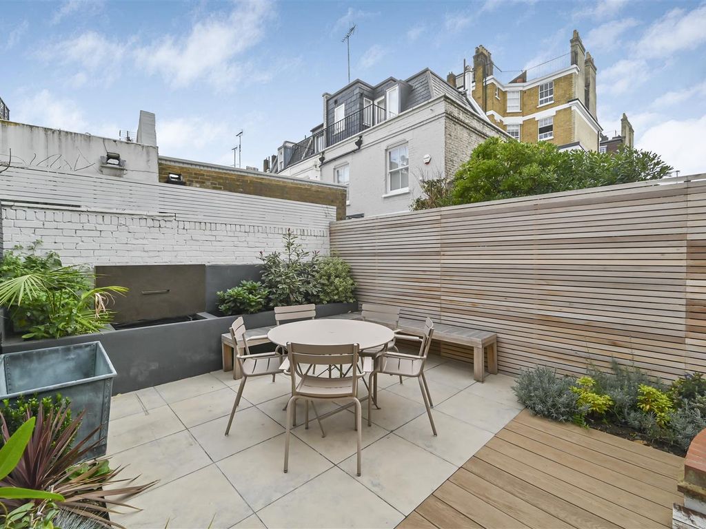 3 bed terraced house for sale in Walton Street, London SW3, £2,250,000