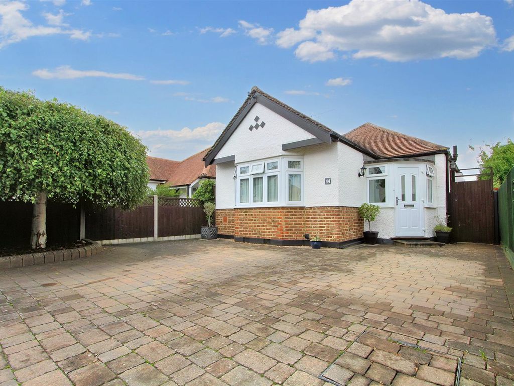 2 bed bungalow for sale in Hollies Avenue, West Byfleet, Surrey KT14, £