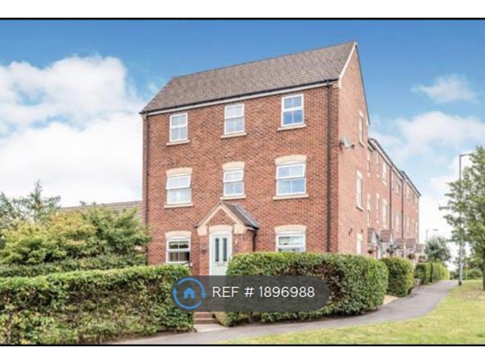 4 bed semidetached house to rent in Pheasant Way, Cannock WS11, £1,250