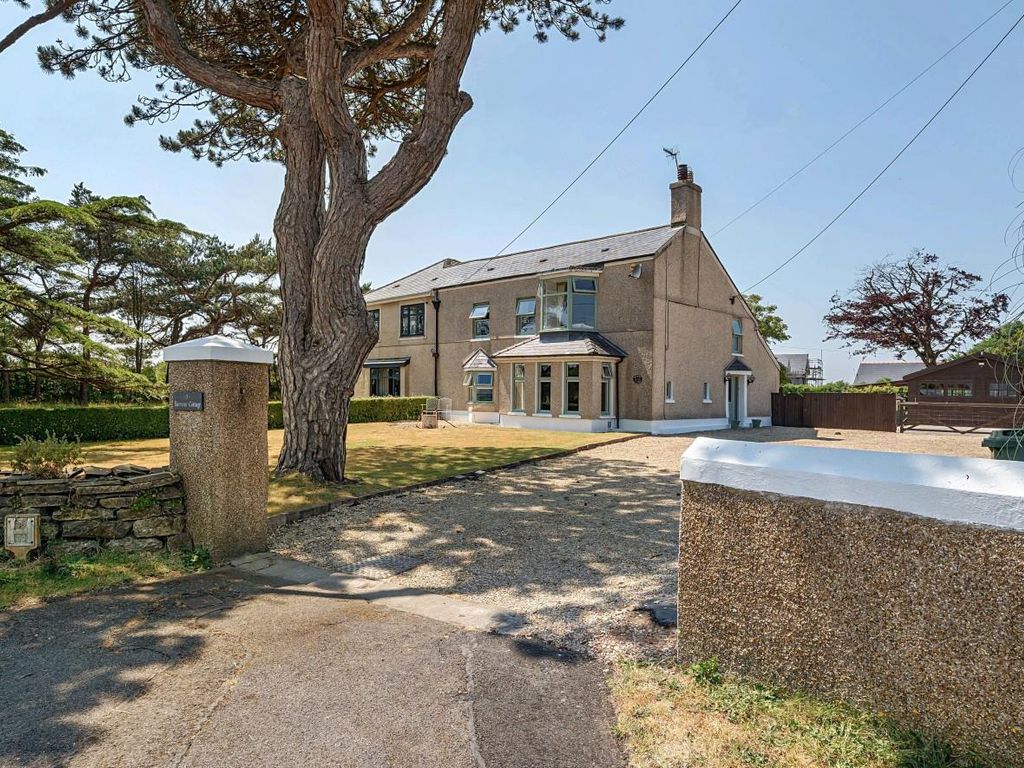 3 bed semidetached house for sale in The Links, Pembrey, Burry Port