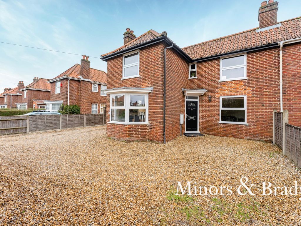 3 bed semidetached house to rent in Cromer Road, Norwich NR6, £1,250