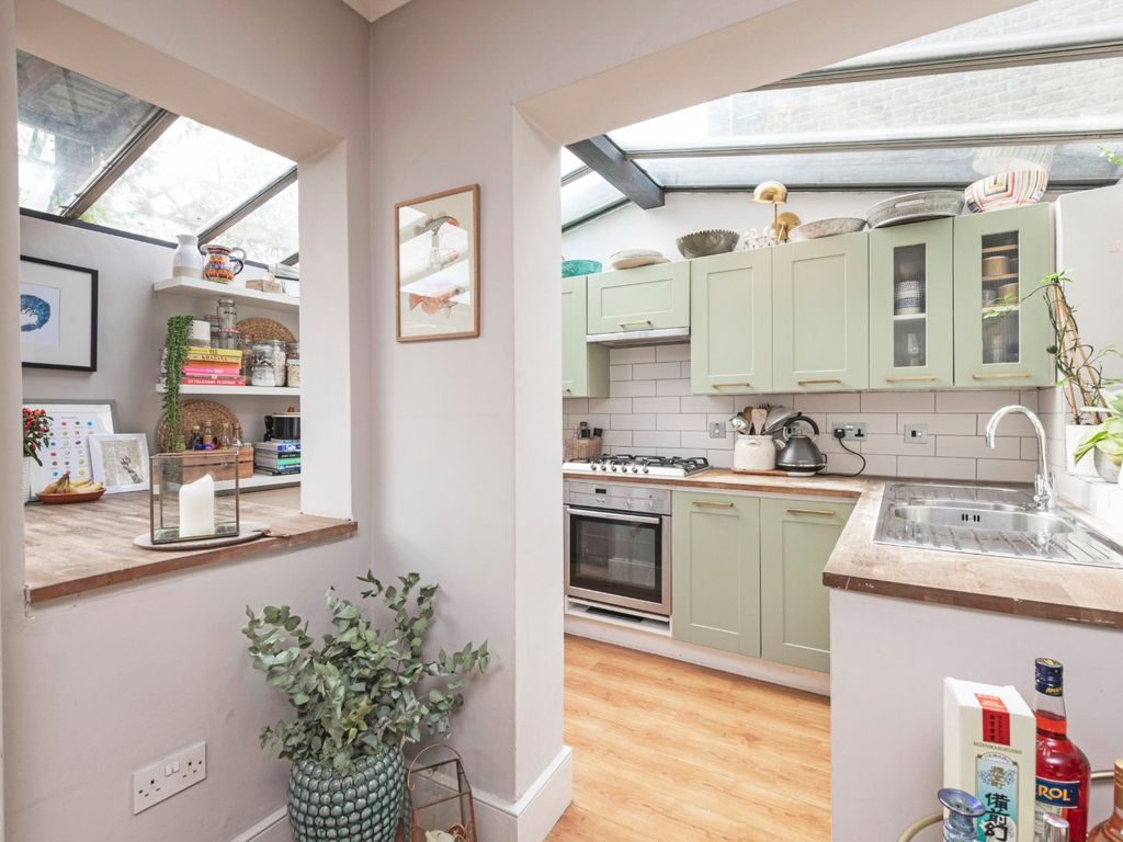 2 bed flat for sale in Cambray Road, London SW12 Zoopla