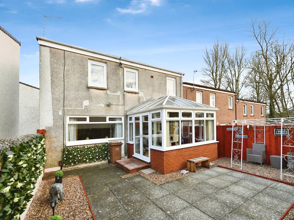 3 bed end terrace house for sale in Hillshaw Green, Bourtreehill South