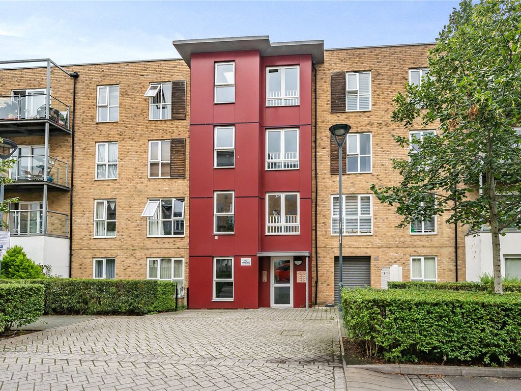 1 bed flat to rent in Wintergreen Boulevard, West Drayton UB7, £1,350 pcm Zoopla