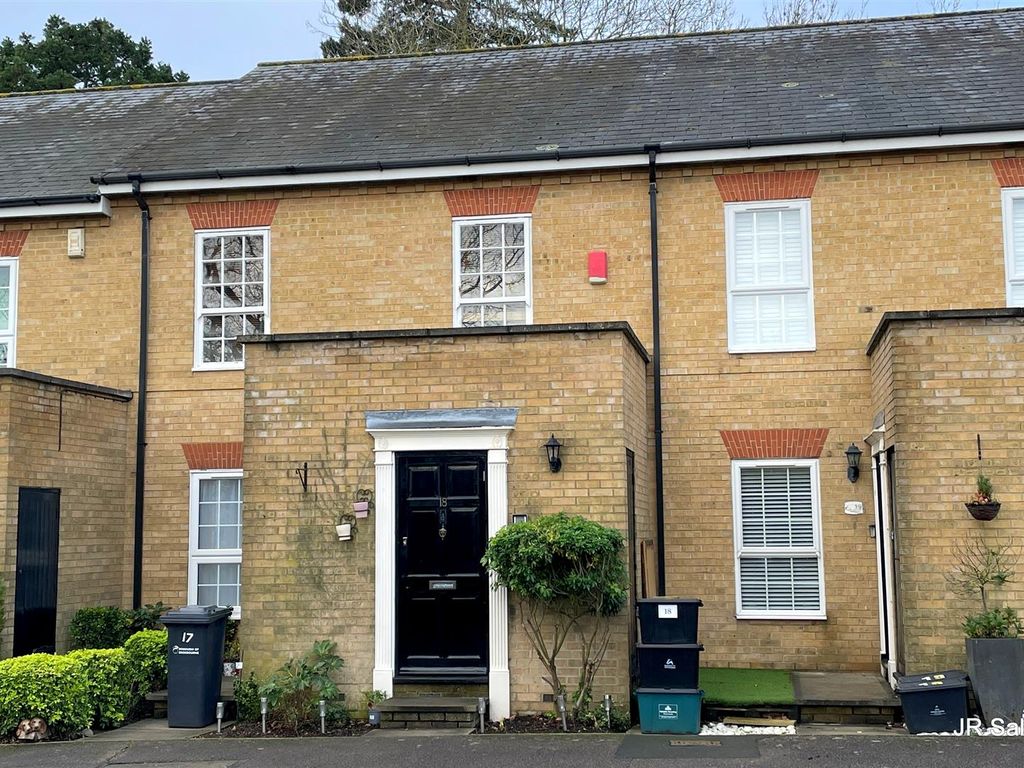 2 bed flat for sale in Myles Court, Goffs Oak, Waltham Cross EN7, £