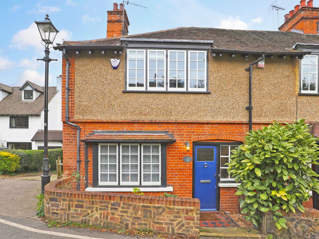 2 bed end terrace house for sale in York Hill, Loughton, Essex IG10, £