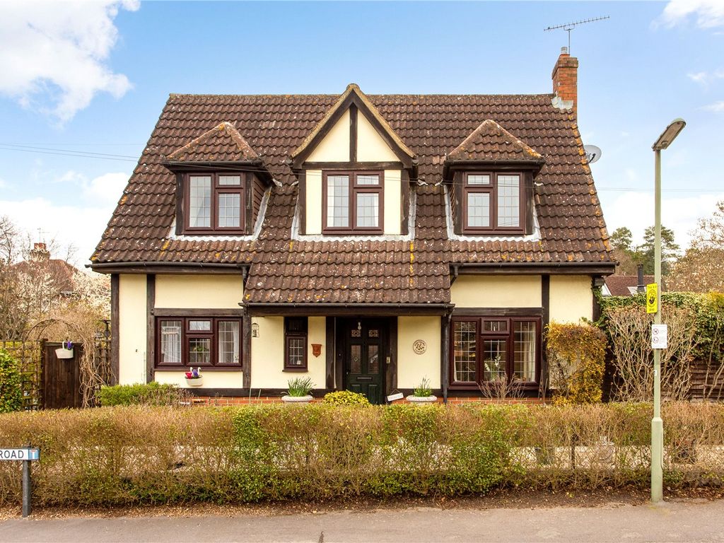 3 bed detached house for sale in Ramsay Road, Windlesham, Surrey GU20