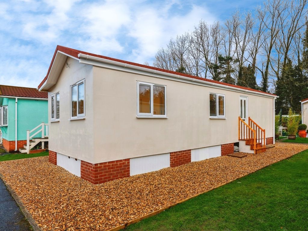 1 bed mobile/park home for sale in Hillview Park Home Estate, Oare