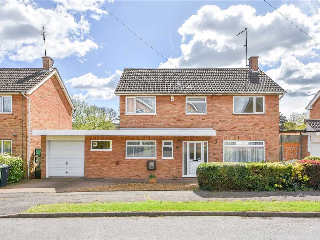 4 bed detached house for sale in Abbots Way, Wellingborough NN8, £