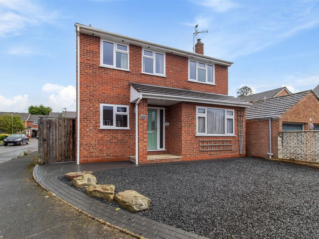 4 bed detached house for sale in Woodland Close, Worcester WR3, £