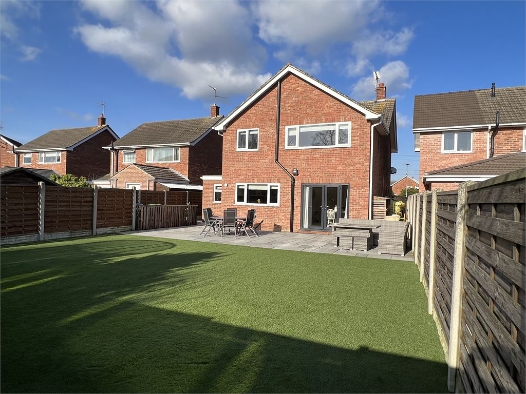 4 bed detached house for sale in Alvey Road, Balderton, Newark
