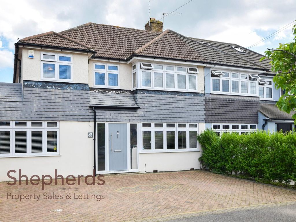 4 bed semidetached house for sale in Beehive Road, Goffs Oak, Waltham