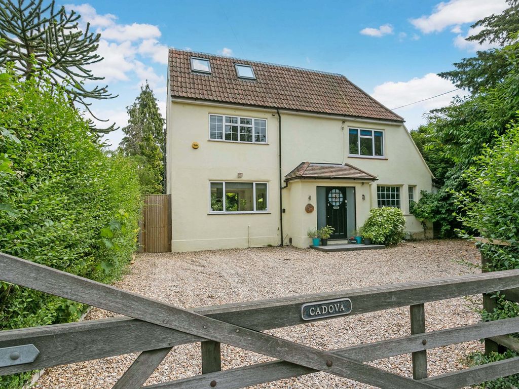 5 bed detached house for sale in Church Road, Iver Heath SL0, £900,000