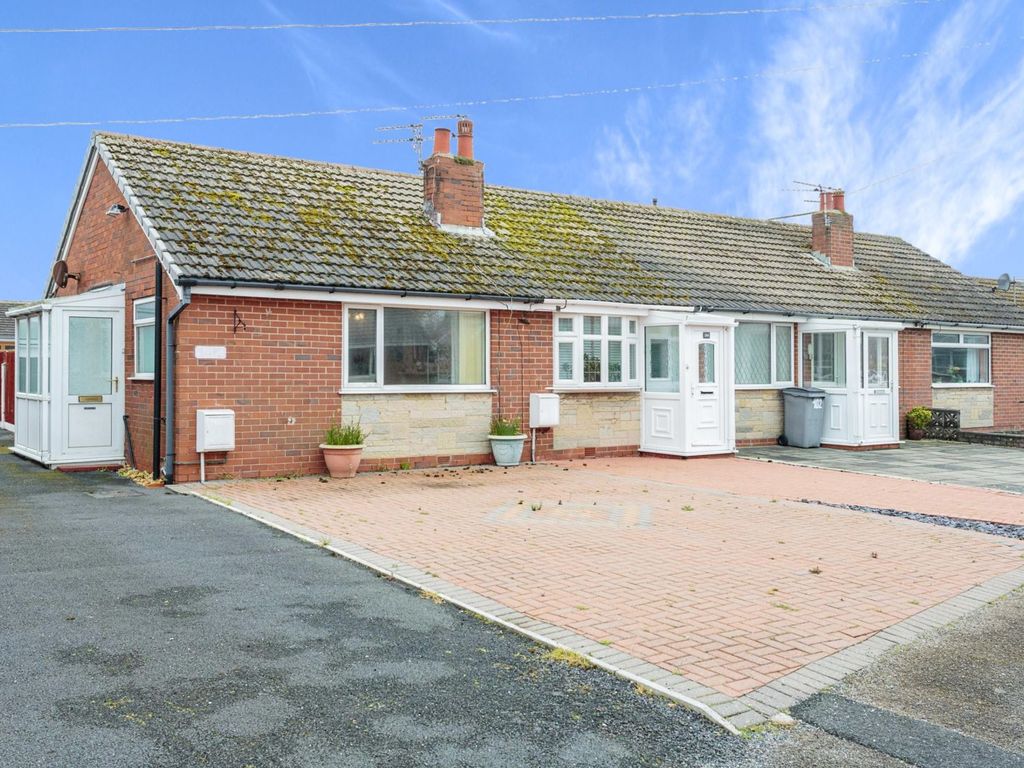 1 bed terraced bungalow for sale in East Pines Drive, Thornton