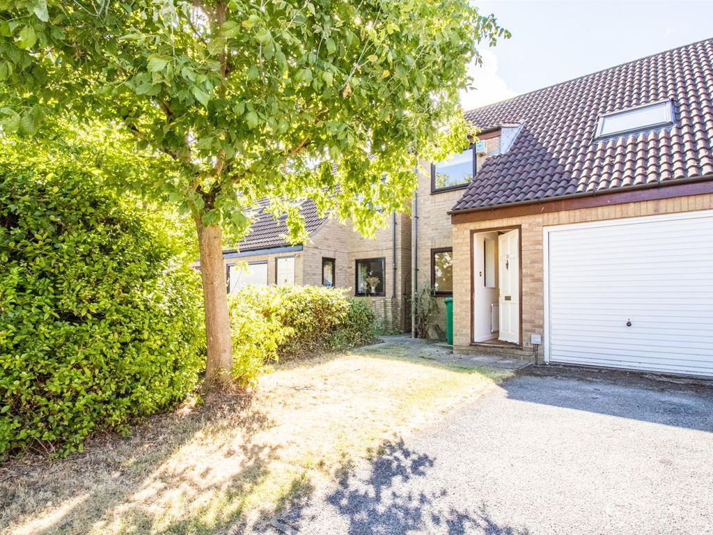 3 bed semidetached house to rent in Holly Avenue, Wilford, Nottingham