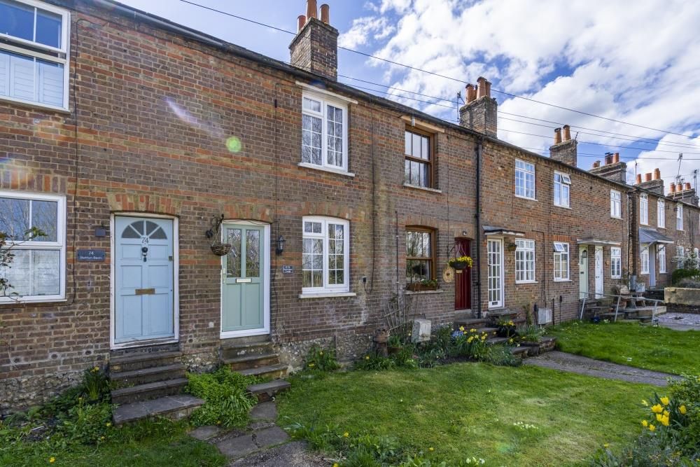 2 bed terraced house for sale in Bois Moor Road, Chesham