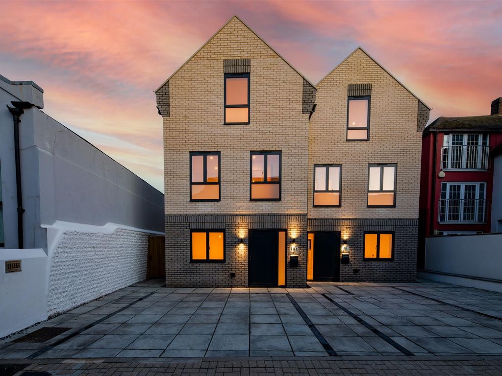 4 bed semidetached house for sale in John Street, ShorehamBySea BN43