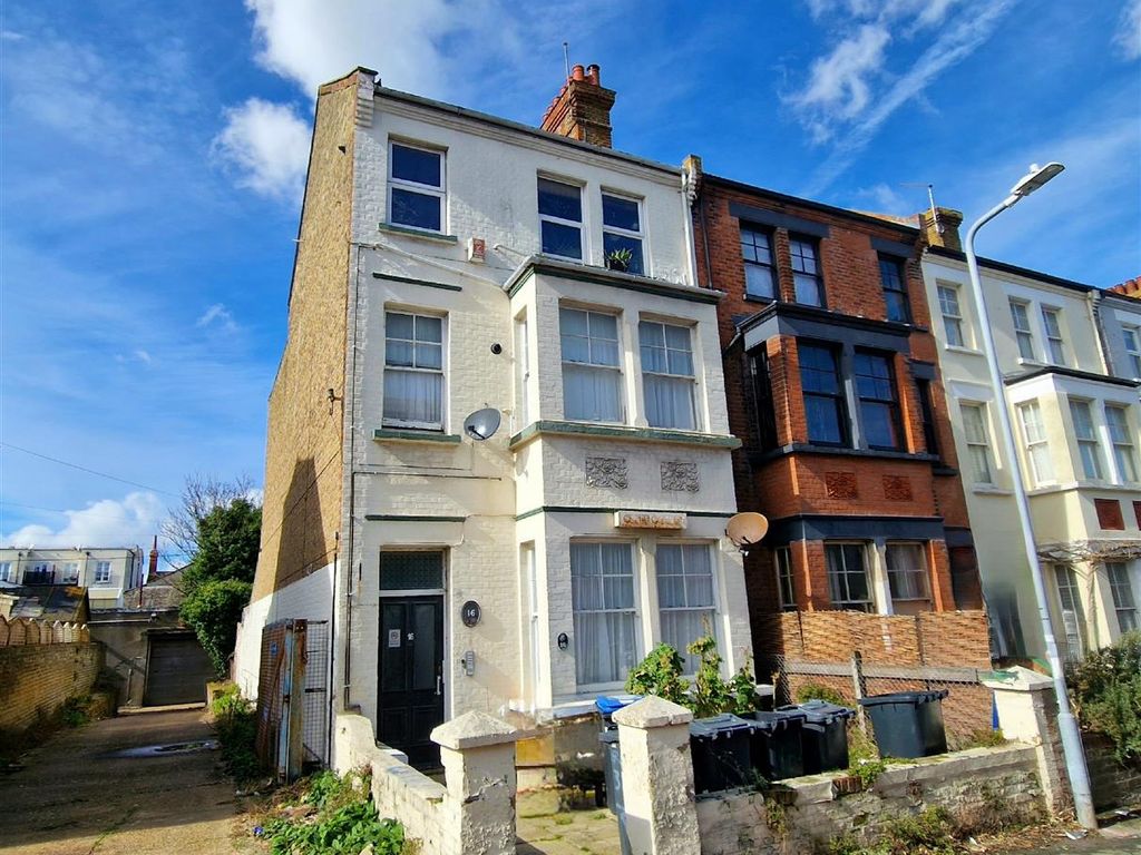 3 bed flat to rent in Norfolk Road, Cliftonville, Margate CT9 Zoopla