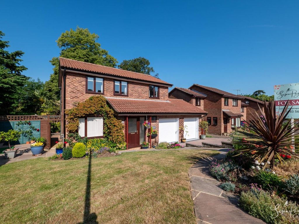 4 bed detached house for sale in Brookfield Gardens, Ryde PO33 Zoopla