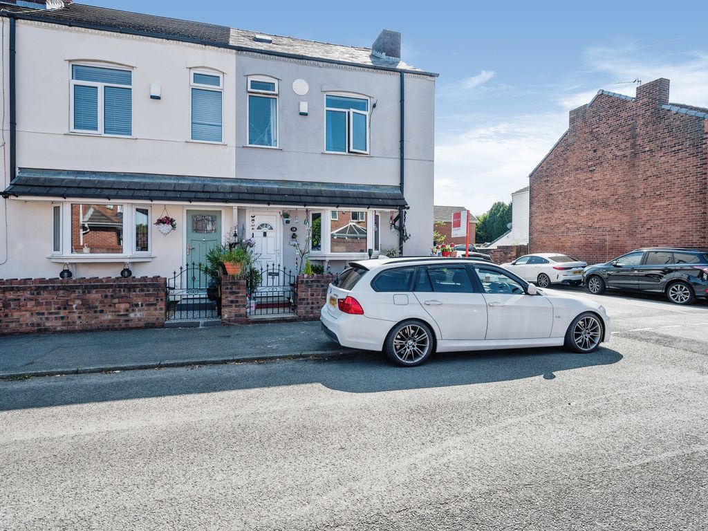 3 bed end terrace house for sale in Water Street, NewtonLeWillows