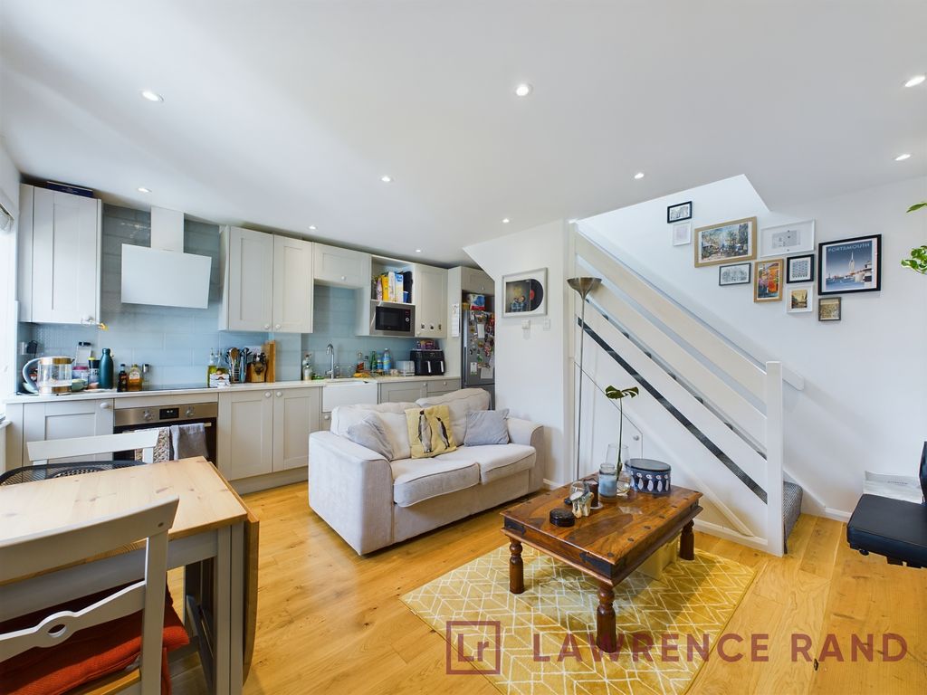 1 bed semidetached house for sale in Cedar Avenue, Ruislip HA4, £