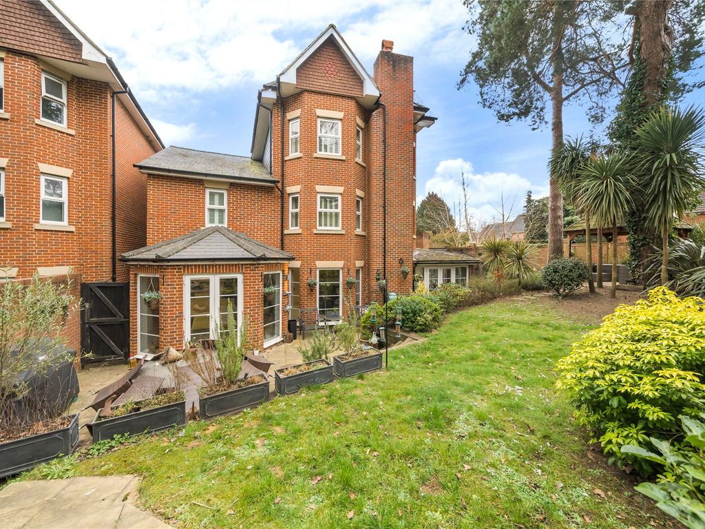 7 bed detached house for sale in Woking, Surrey GU22 Zoopla