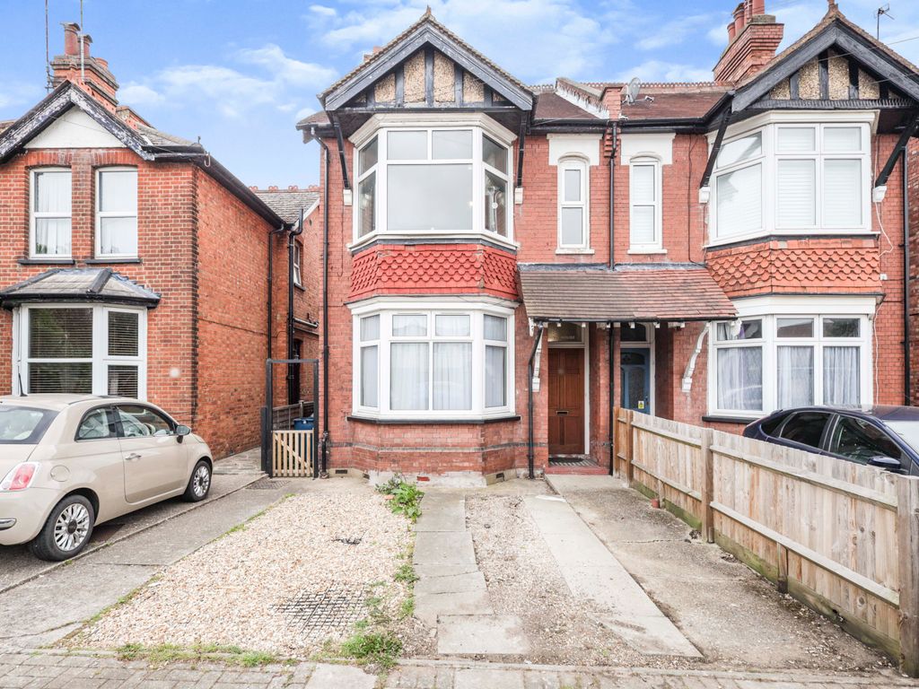 2 bed for sale in Pinner Hill Road, Pinner, Middlesex HA5