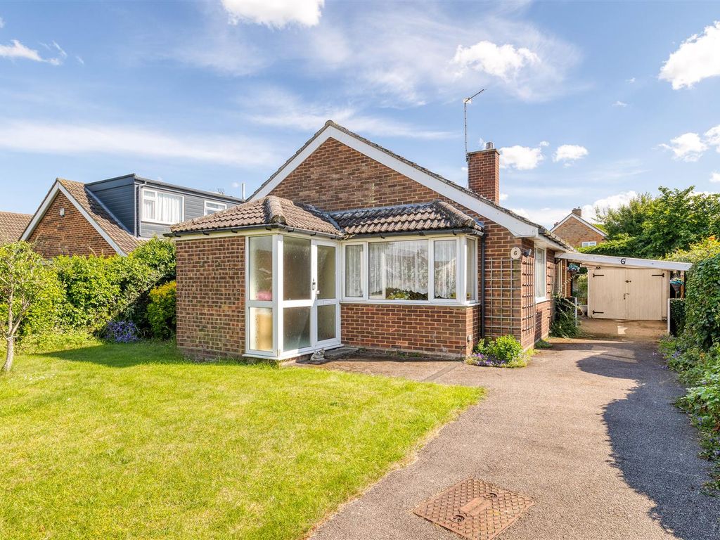 2 bed bungalow for sale in Roe Close, Stotfold SG5, £425,000 Zoopla