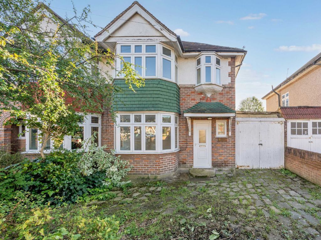 3 bed property for sale in Park Road, Hounslow TW3, £700,000 Zoopla