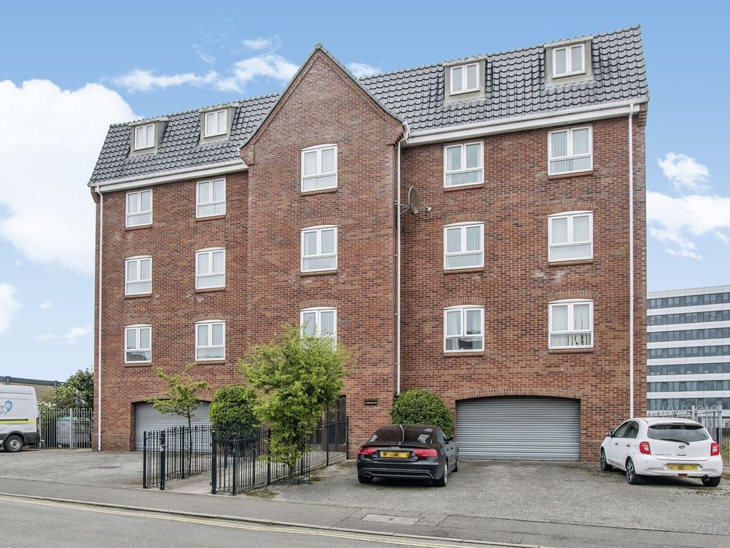 2 bed flat for sale in Steam Mill Lane, Great Yarmouth NR31, £125,000
