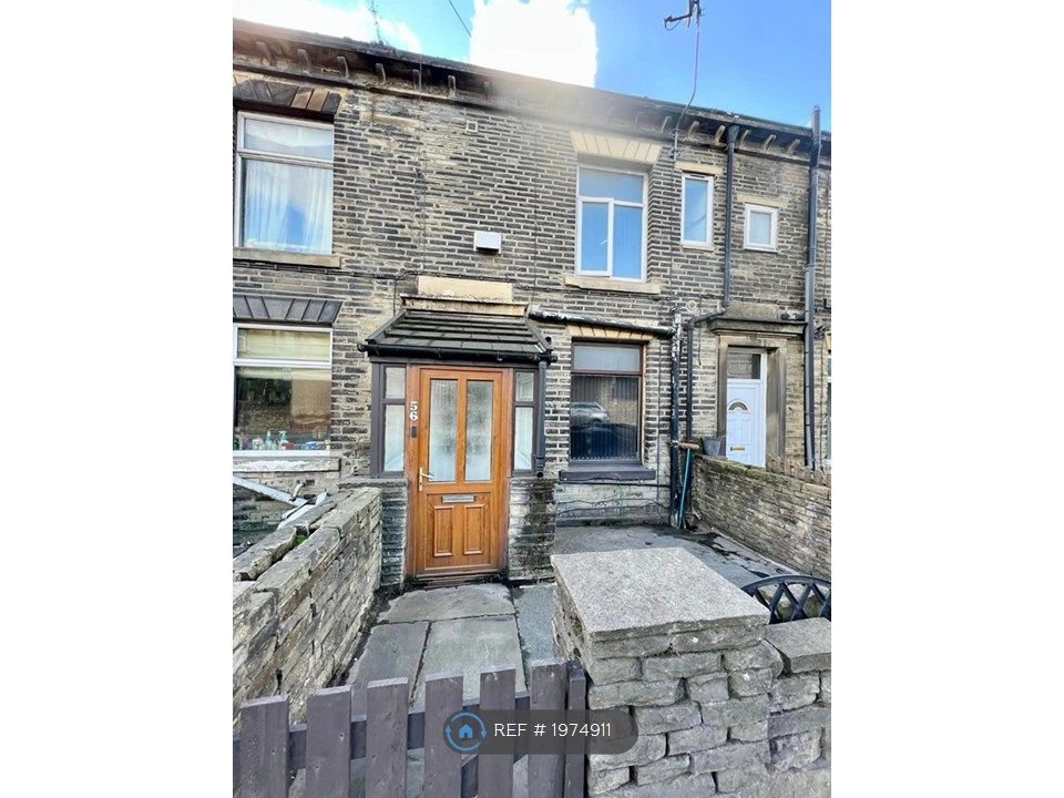 2 bed terraced house to rent in Wakefield Road, Brighouse HD6, £650 pcm Zoopla