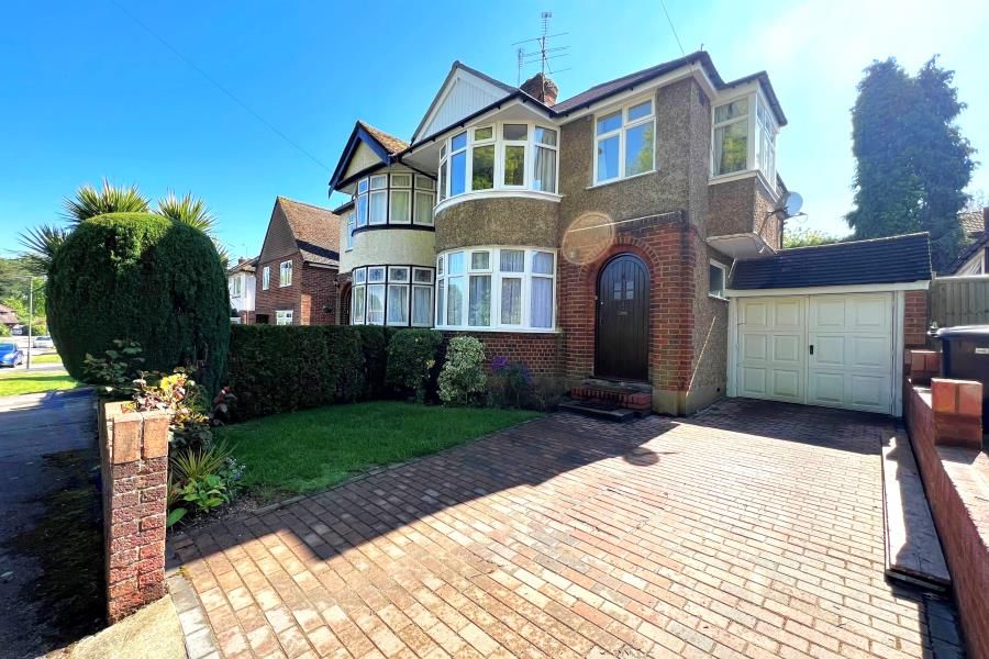 3 bed semidetached house to rent in Cavendish Road, Woking GU22, £