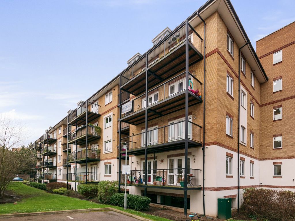 2 bed flat to rent in Worcester Close, London SE20 Zoopla