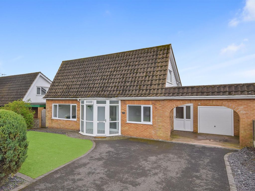 4 bed detached bungalow for sale in Milton Crescent, Ravenshead