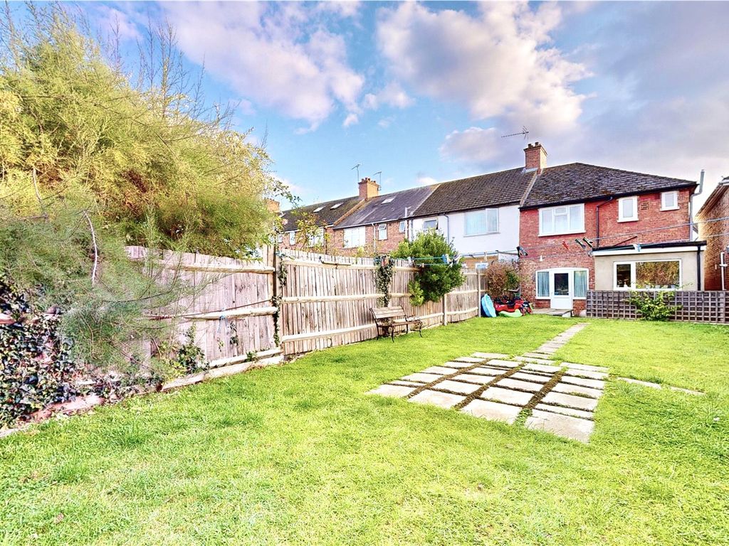 1 bed for sale in Rosebank Avenue, Wembley HA0, £325,000